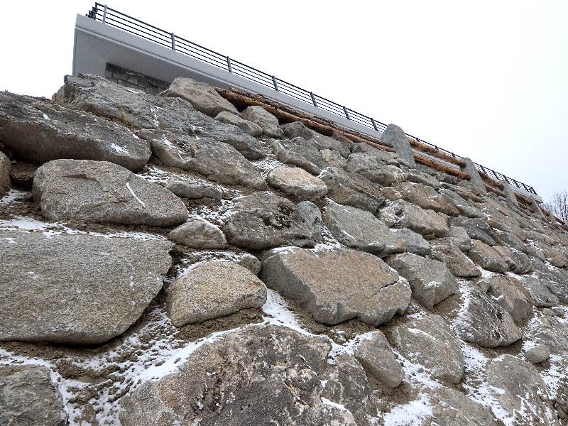 Scogliere in sasso